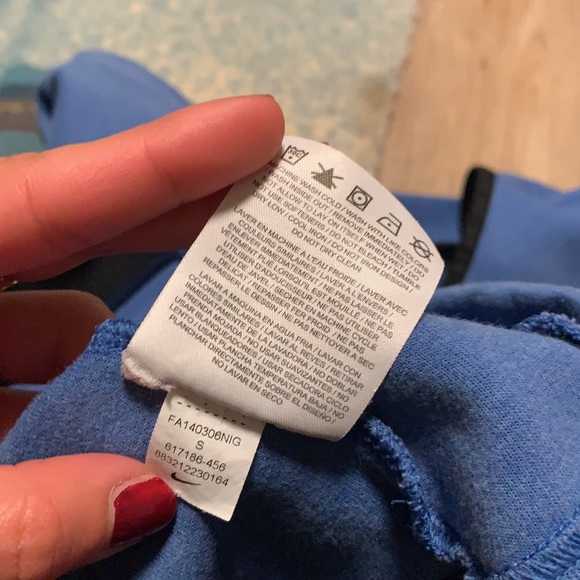 Nike athletic hoodie - Picture 9 of 10